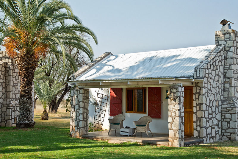 Отель Kalahari Farmhouse, Namibia Мариенталь Экстерьер фото