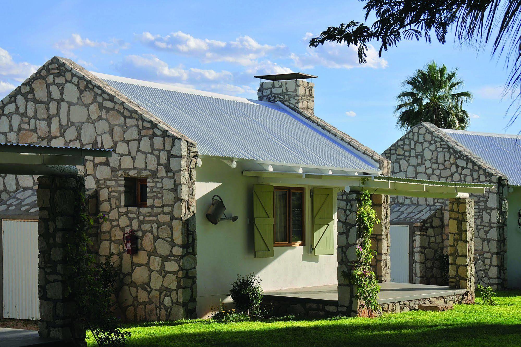 Отель Kalahari Farmhouse, Namibia Мариенталь Экстерьер фото